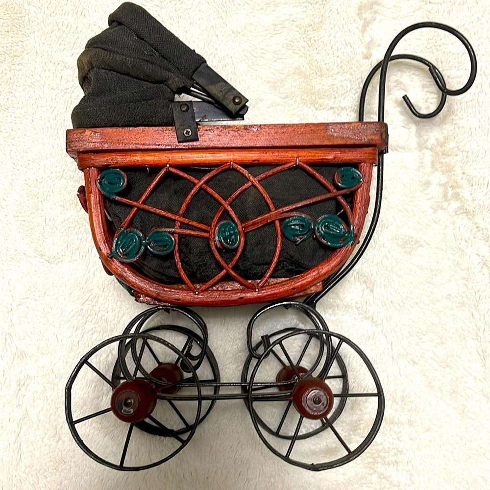 Victorian Style Wicker Small Doll Pram Carriage Stroller with Metal Wheels
